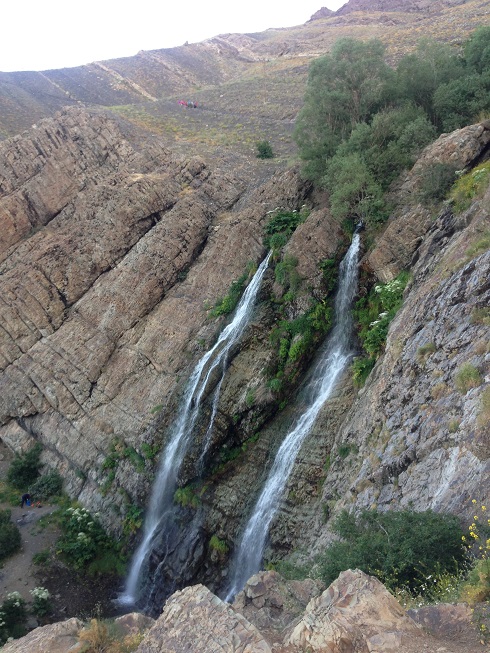 آبشار دوقلو پناهگاه شیرپلا در راه صعود به توچال
