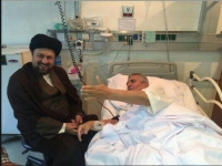 دیدار آیت الله سید حسن خمینی از آقای مرتضی نیلی در بیمارستان