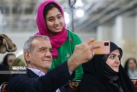 غوطه ور میان شادی و غم، به استقبال پیروزی مسعود پزشکیان می رویم