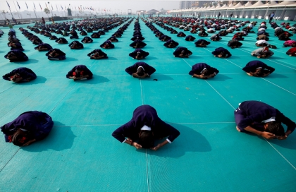 ایزدا! انکار خورشید وجودت، از ندیدن هاست